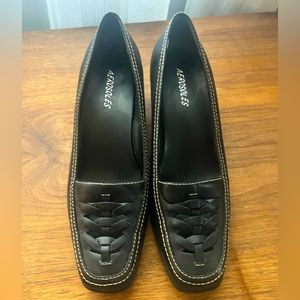 Aerosoles Kitten Heel Loafers Professional Business Heels sz 7.5